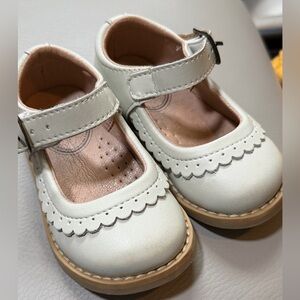 SweetHoney Cream Mary Jane Dress Shoes for girls size 4 VGUC upper leather